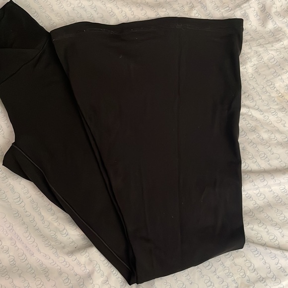 Aerie CROSSOVER super flares - Picture 4 of 4